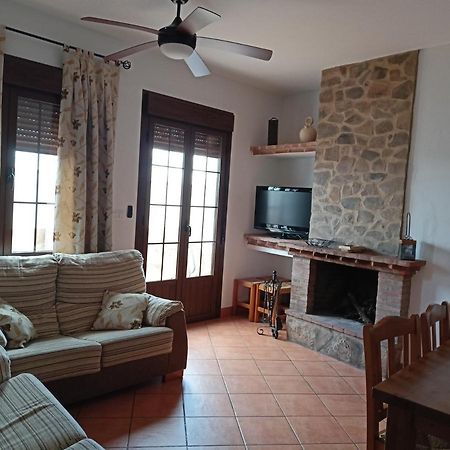 Casa Rural La Fuente Segura de León Eksteriør billede