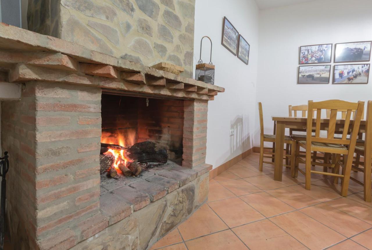 Casa Rural La Fuente Segura de León Eksteriør billede