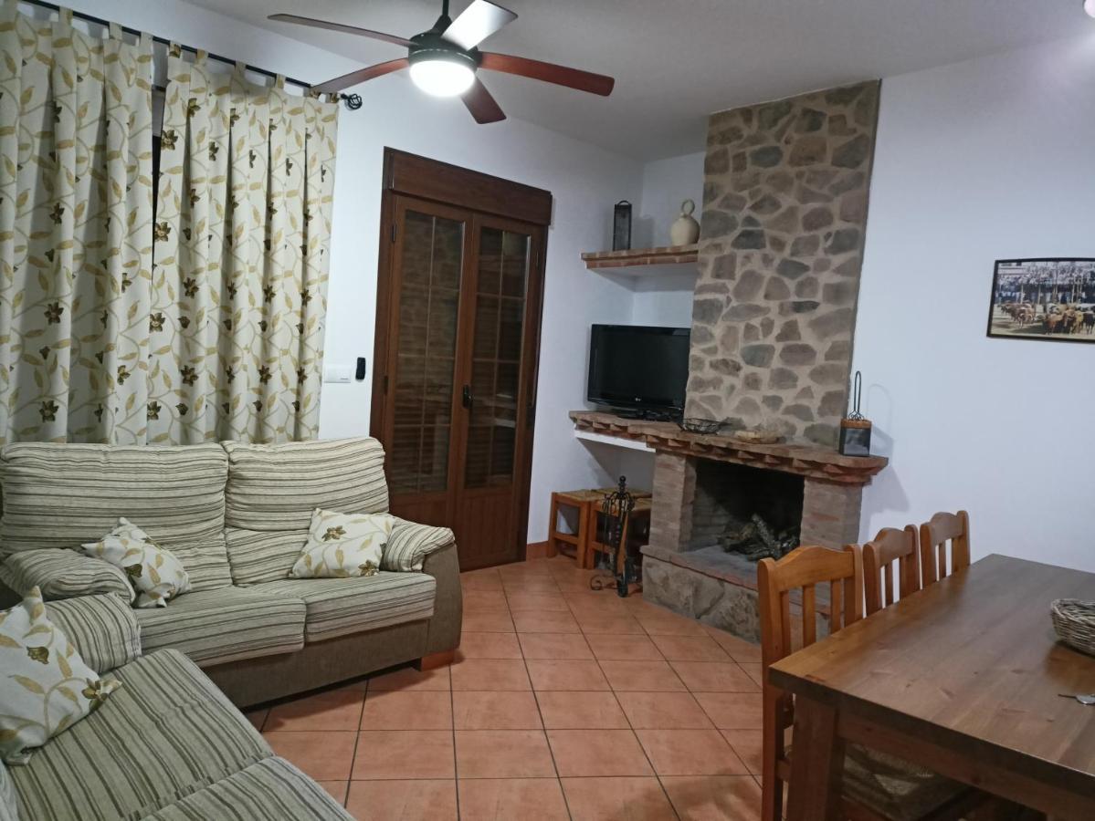 Casa Rural La Fuente Segura de León Eksteriør billede